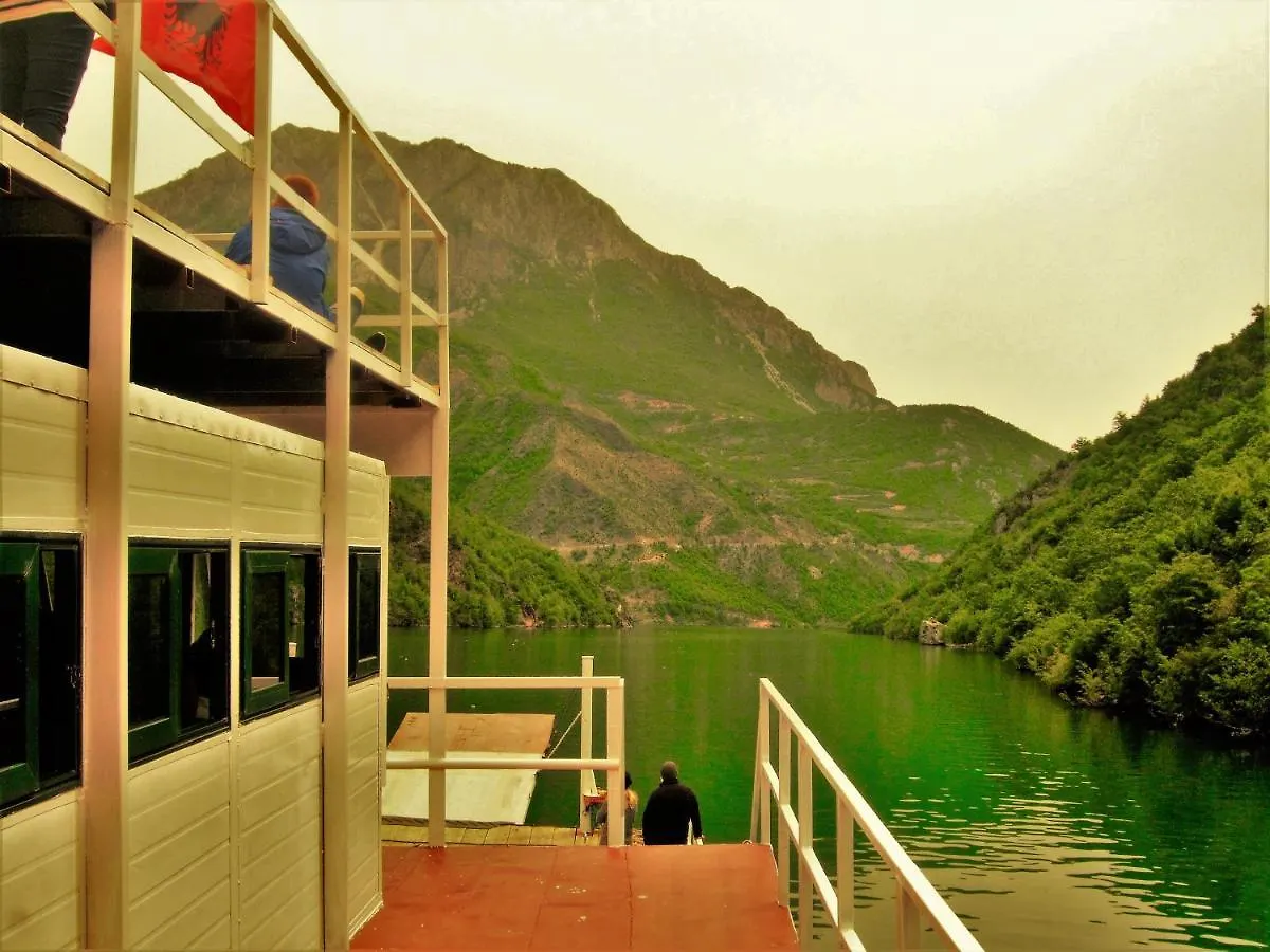 Rozafa Ferry & Accommodation Koman Hostel